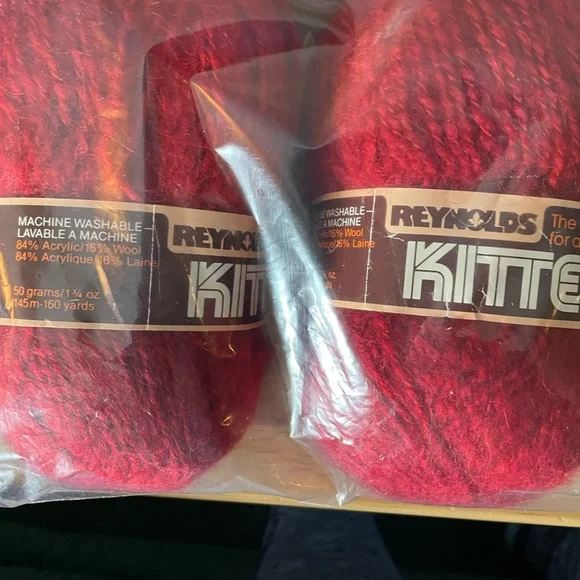 New Bundle Of Yarn Different Color - Picture 5 of 11